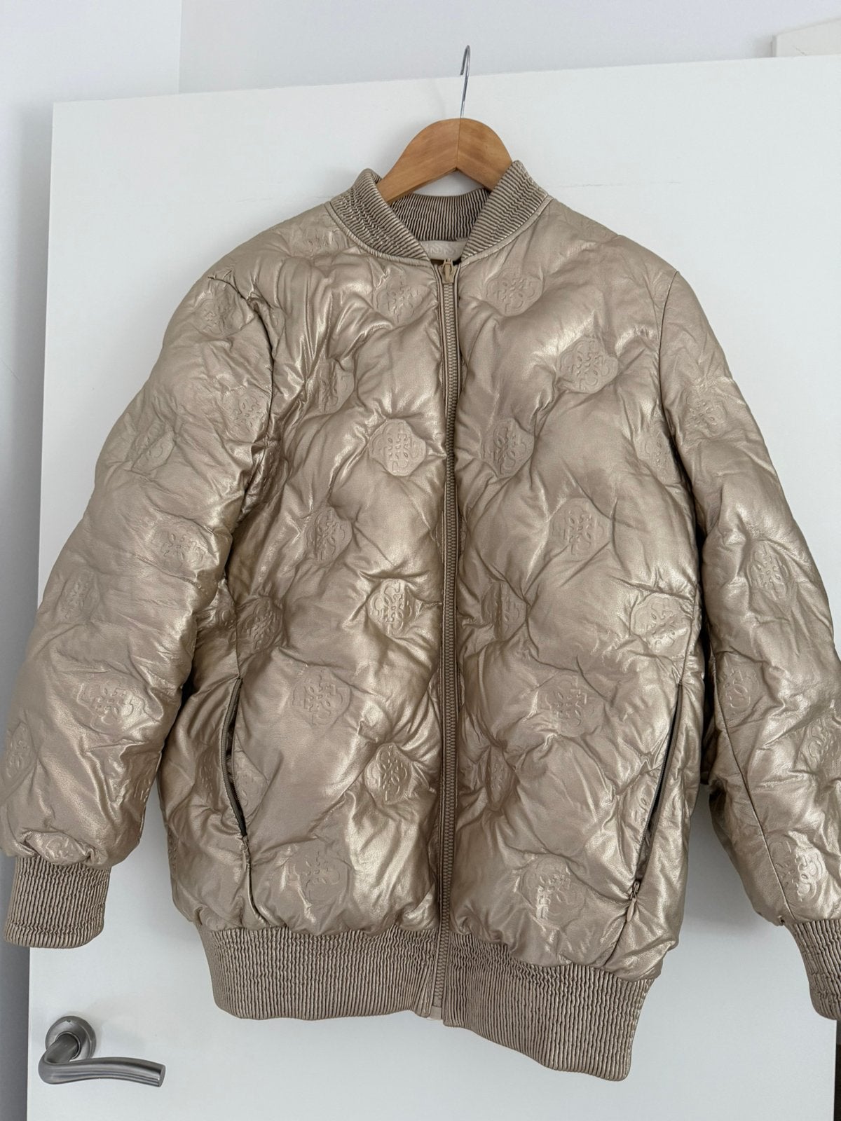 Gouden guess dames winterjas m/l, Ophalen of Verzenden, Zo goed als nieuw, Goud