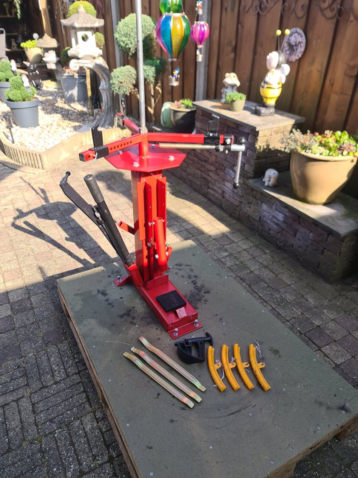 Banden demonteer apparaat, Motoren, Ophalen