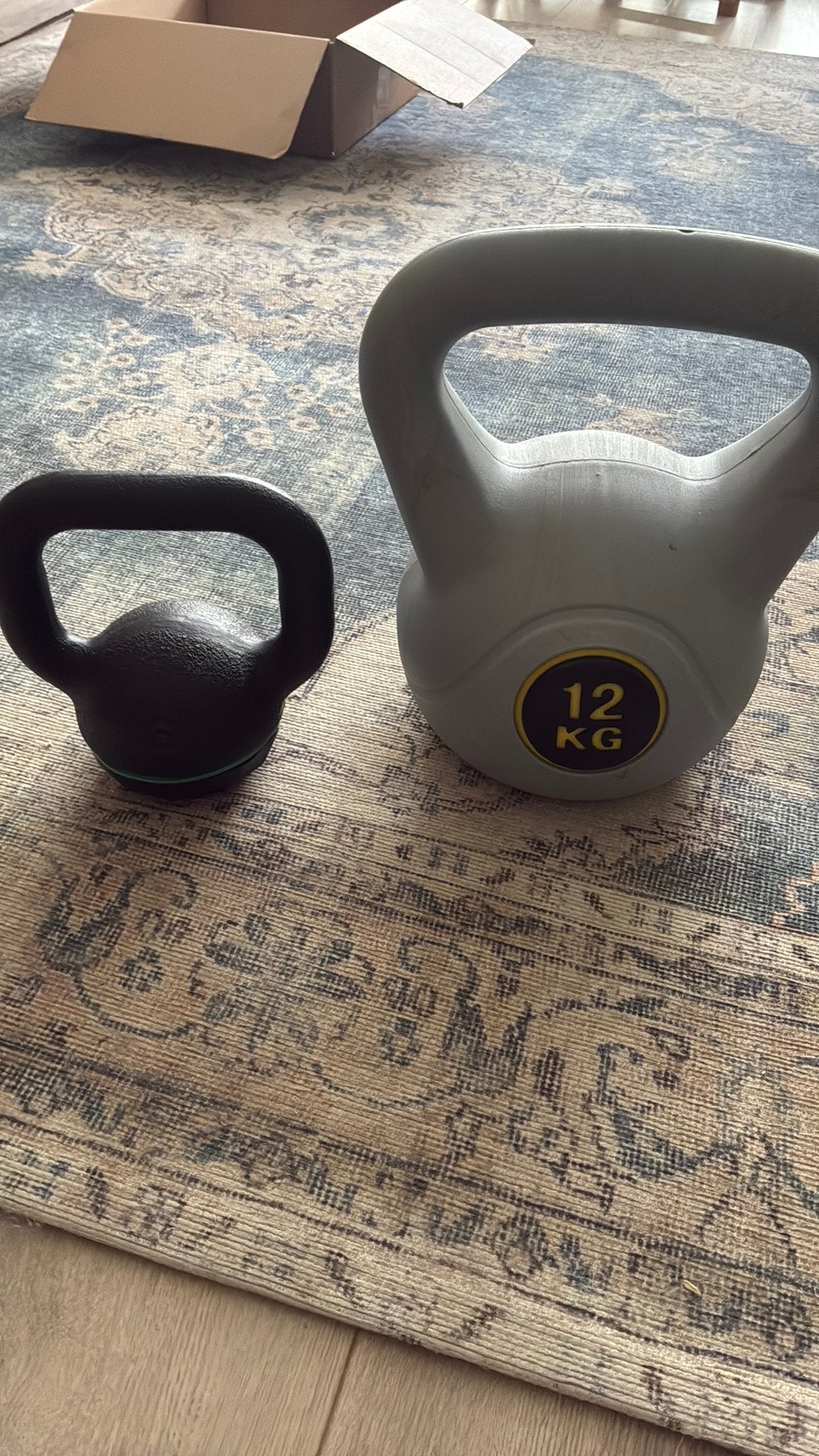 Kettlebell 6kg en 12kg, Ophalen, Zo goed als nieuw, Kettlebell