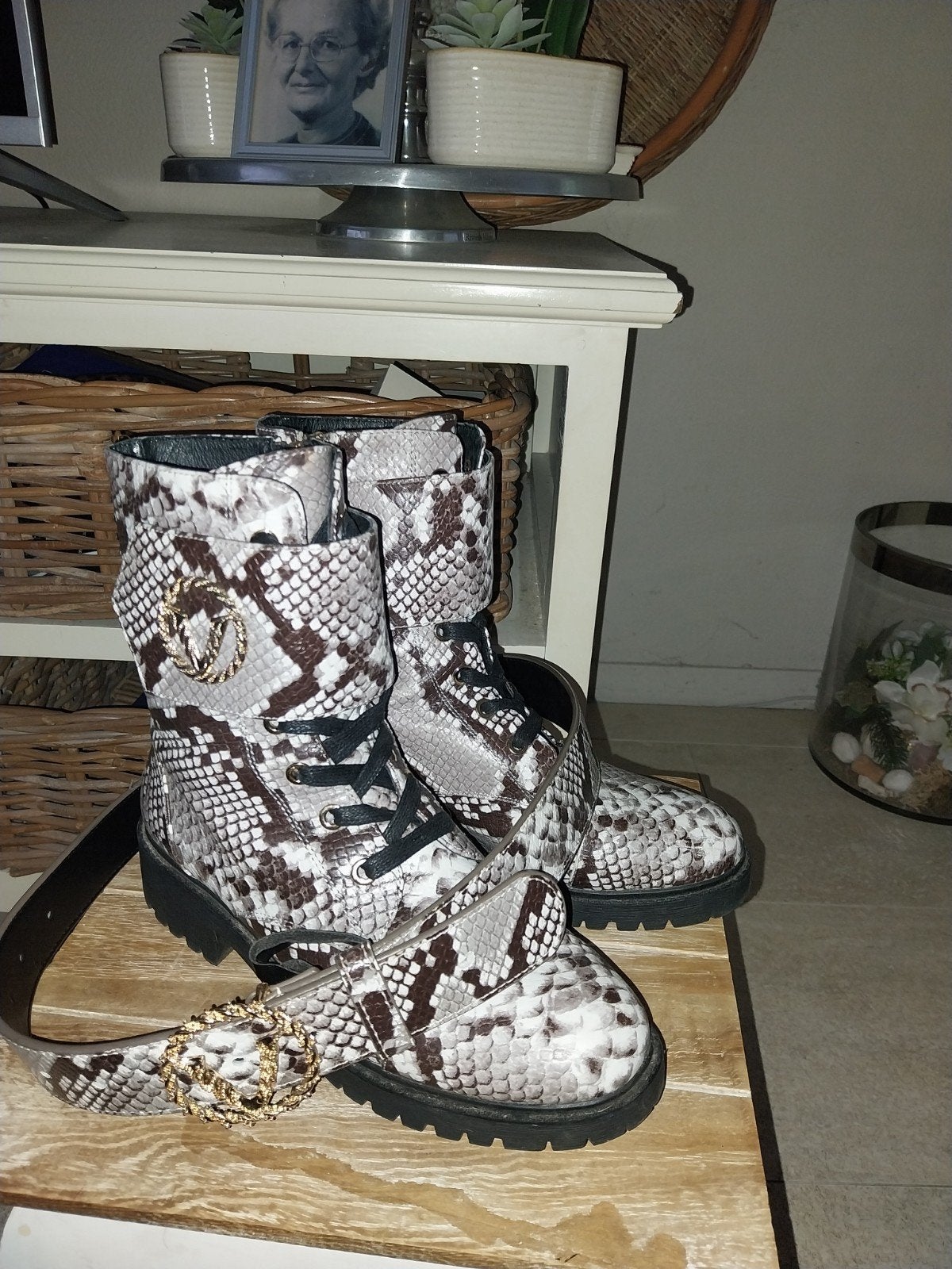 Stoere slangenprint laarzen met bijpassende riem, Kleding | Dames, Schoenen, Beige, Lage of Enkellaarzen, Ophalen of Verzenden