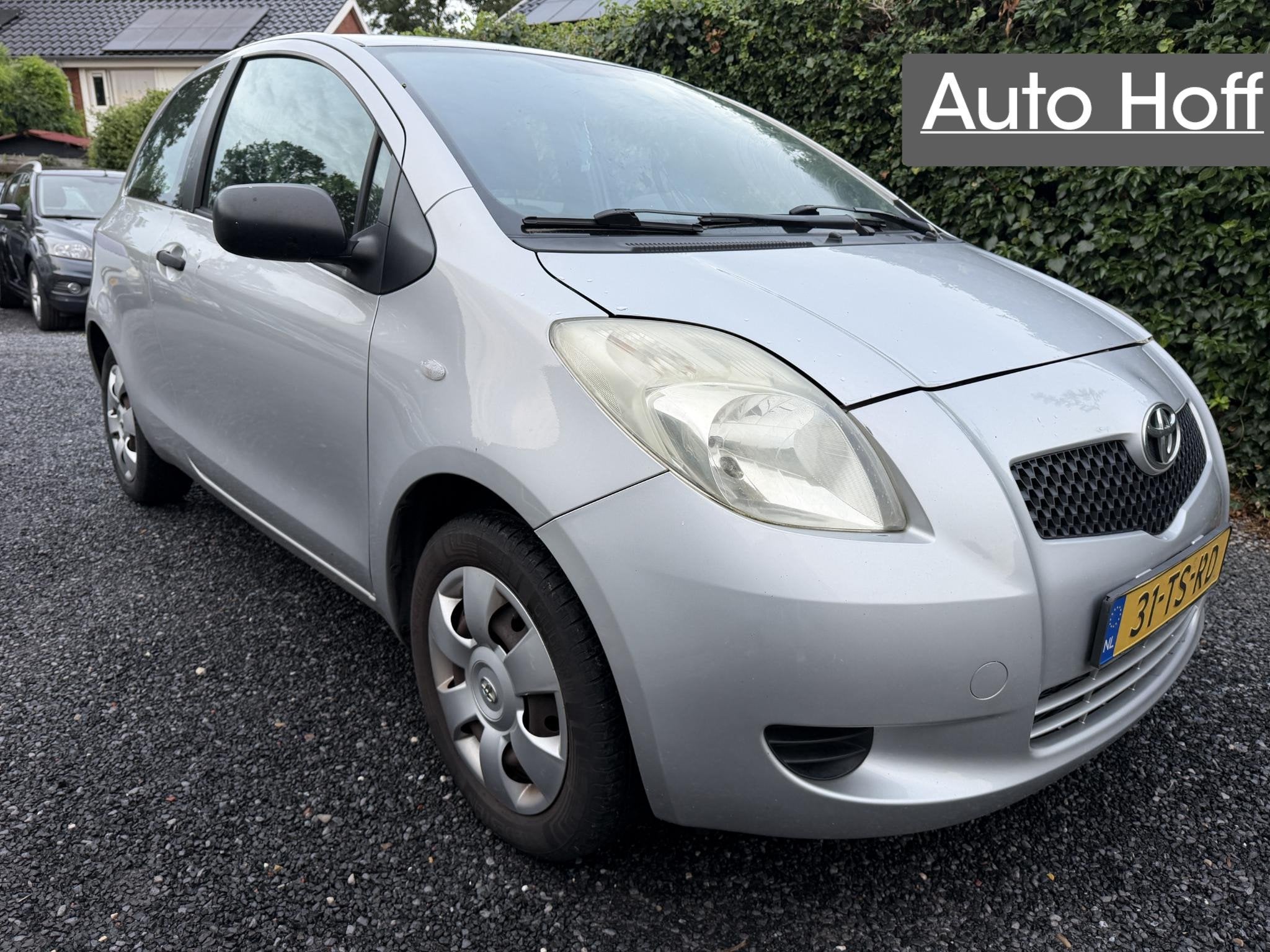 Toyota Yaris 1.0 VVTi Terra | Elekt. Ramen | Radio / CD | St, Voorwielaandrijving, 750 kg, Origineel Nederlands, Bedrijf