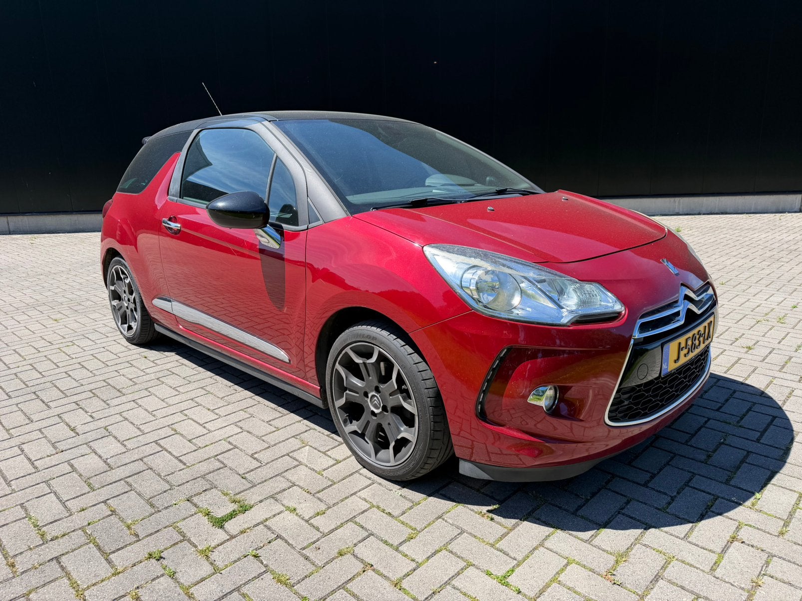 Citroën DS3 1.6 THP SPORT/ LEER / NAVI / TREKHAAK, Euro 5, 15 km/l, 1250 kg, Met garantie (alle)