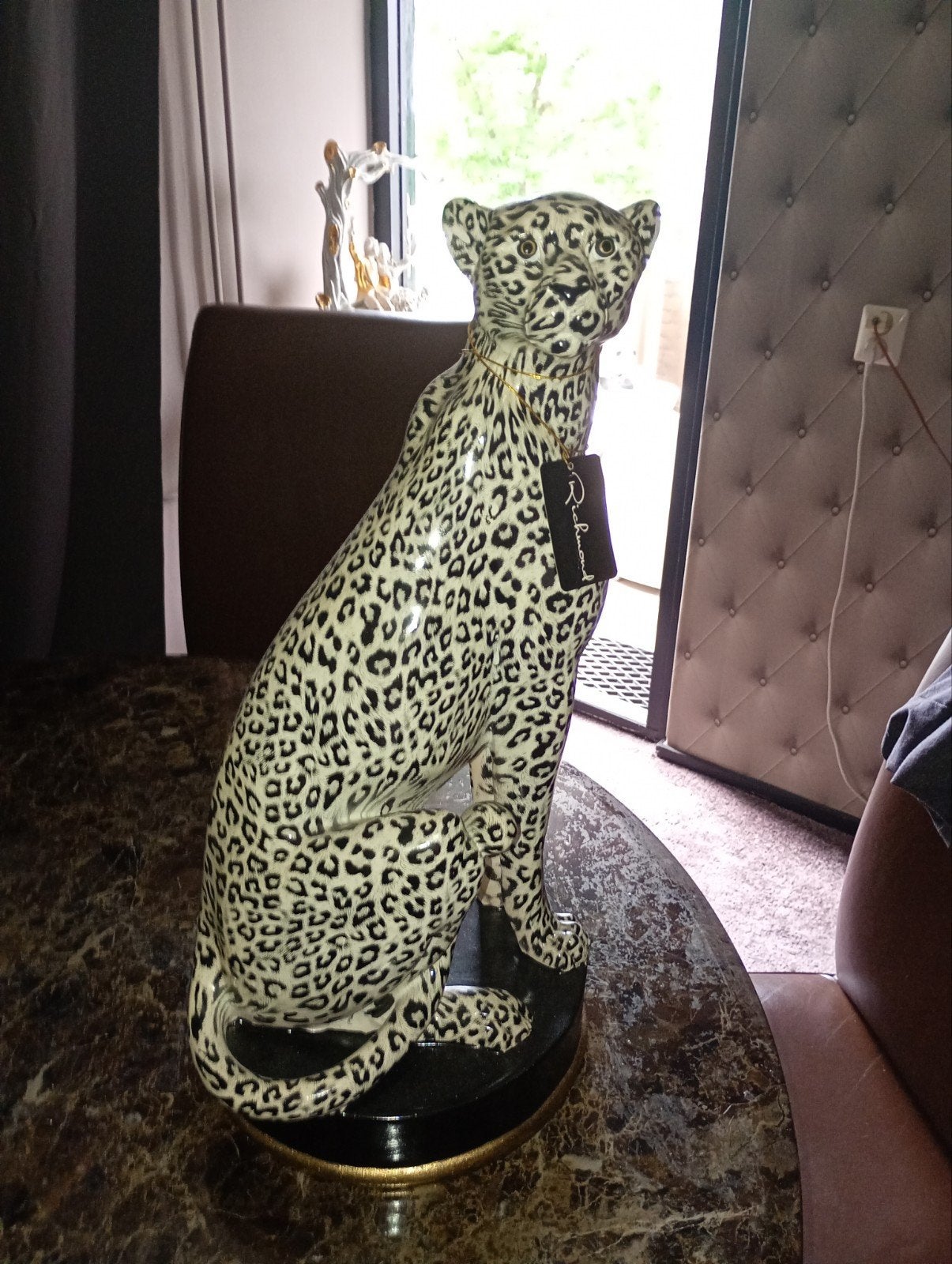 Grote Richmond cheetah, Ophalen
