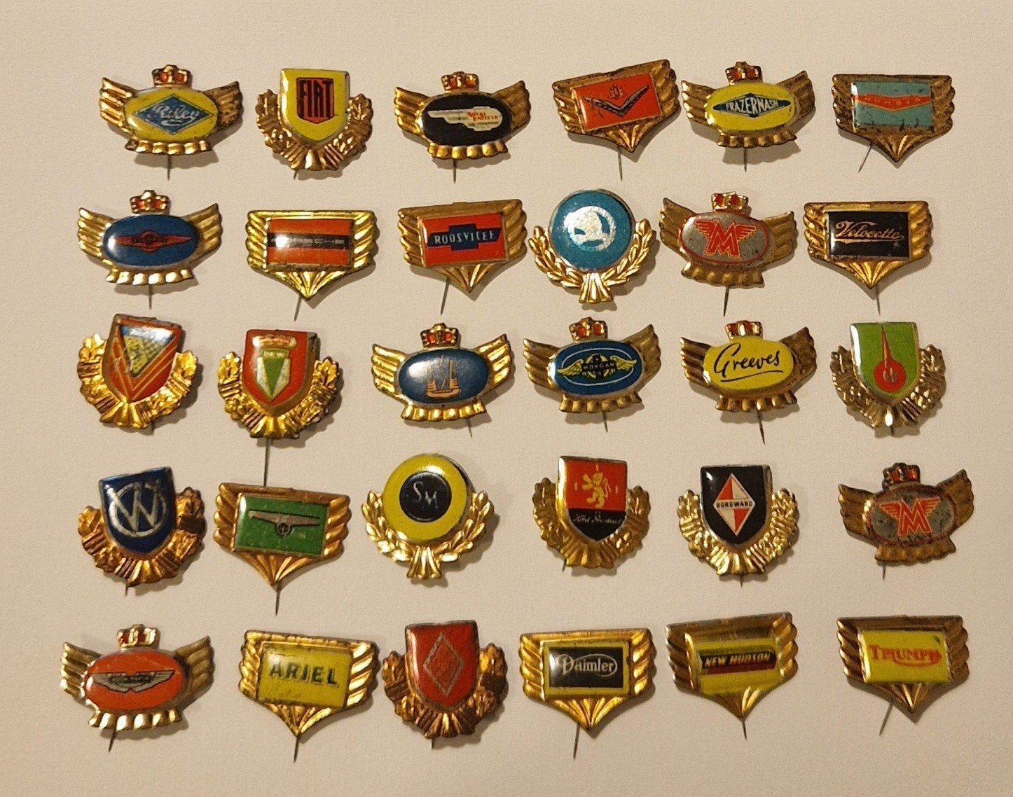 Verzameling van 30 vintage auto- en motorfietsspeldjes, Ophalen, Gebruikt, Auto's