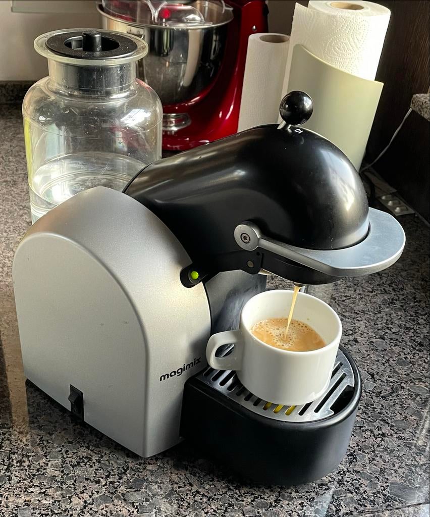 Nespresso Magimix M200 Koffiemachine, Gebruikt, Koffiemachine, Ophalen of Verzenden, 1 kopje