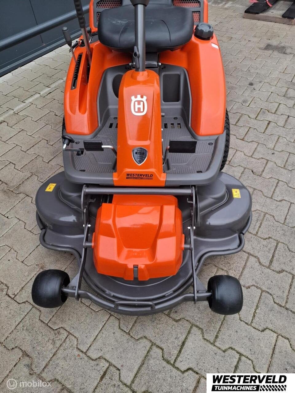 Jong gebruikte Husqvarna R214TC comfort edition 103 cm, Zakelijke goederen, Machines en Bouw | Tuin, Park en Bosbouw, Husqvarna