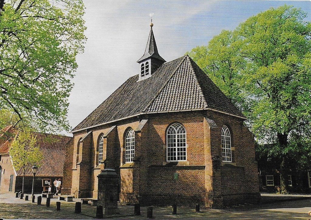 Bronkhorst slotkapel uit 1344 ongelopen ansichtkaart 7485, Verzamelen, Ophalen of Verzenden, 1980 tot heden, Gelopen