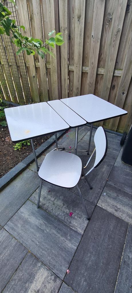 Formica opklaptafel met losse stoel., Ophalen