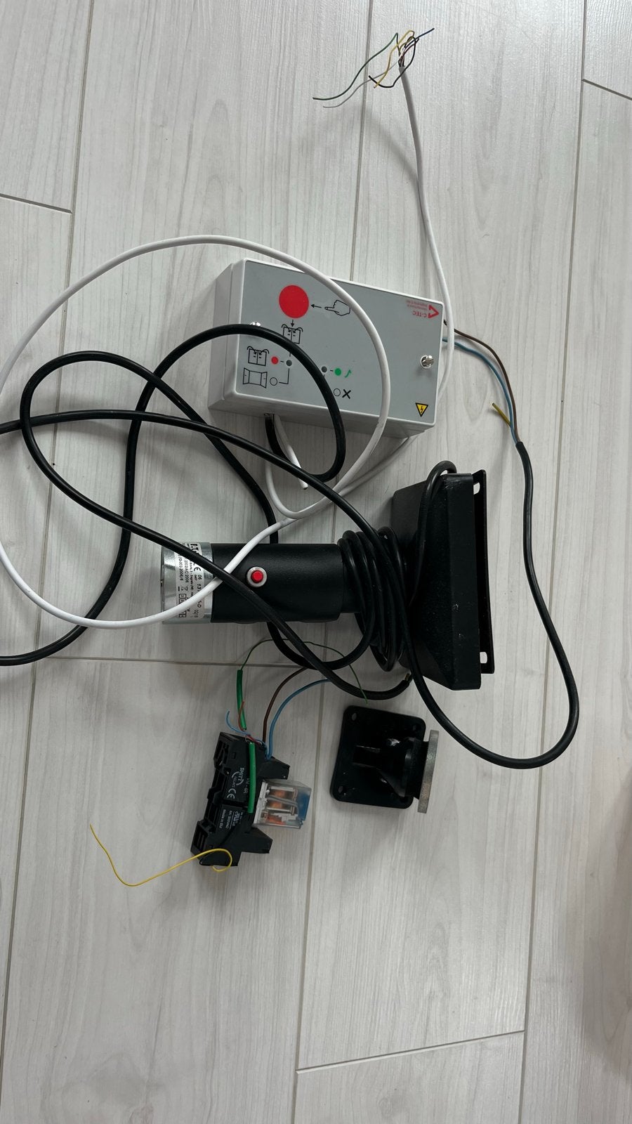 Eaton Deurmagneetschakelaar met Bedieningspaneel en Kabels, Doe-het-zelf en Verbouw, Elektra en Kabels, Ophalen of Verzenden, Gebruikt