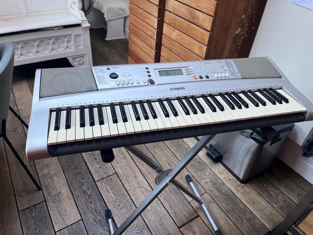 Net keyboard, Muziek en Instrumenten, Keyboards, Ophalen of Verzenden, 61 toetsen, Overige merken, Met standaard