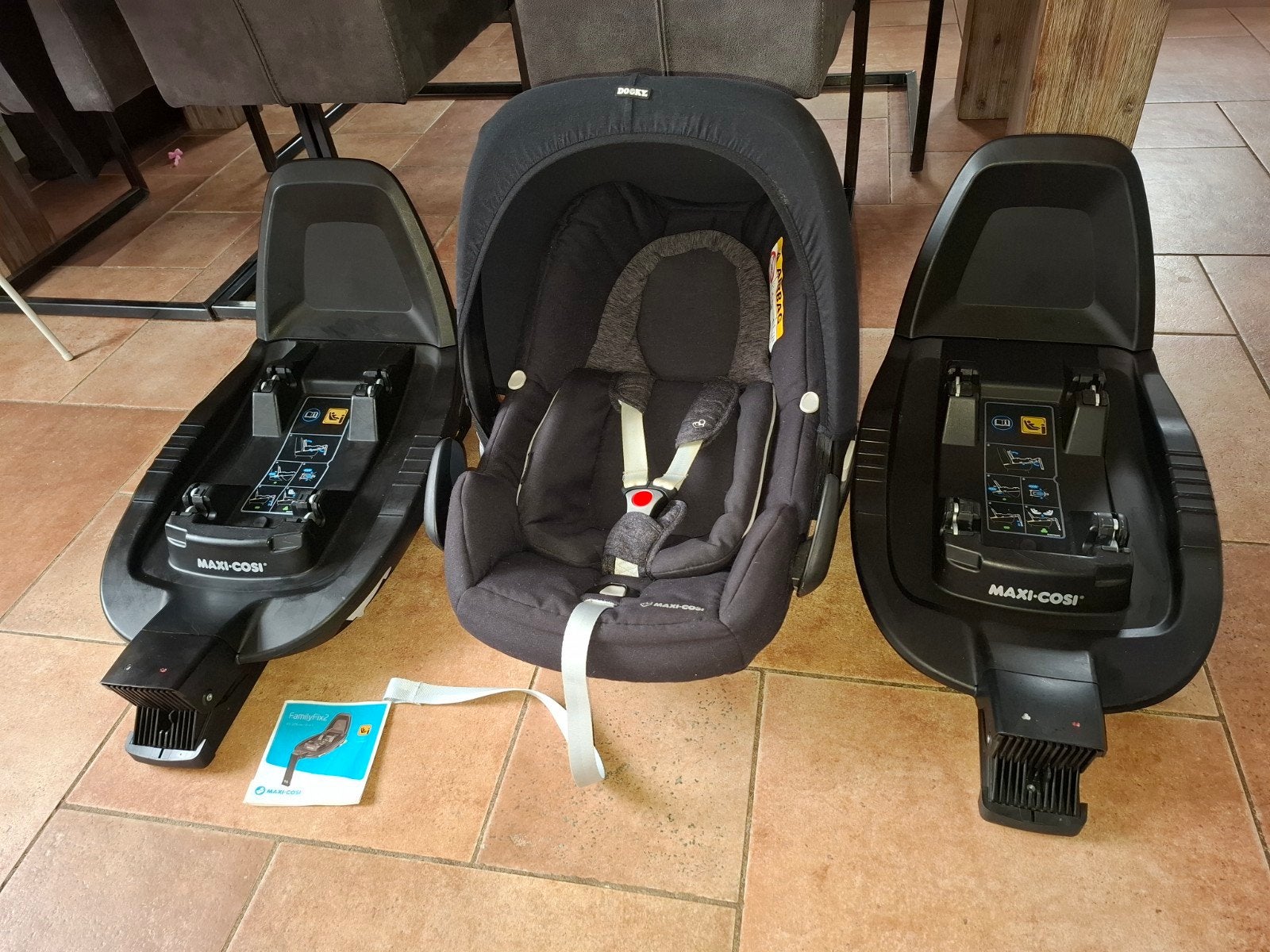 Maxi cosi Rock met 2x i-size familyfix2, Kinderen en Baby's, Autostoeltjes, Ophalen, Zo goed als nieuw, Isofix, 0 t/m 13 kg