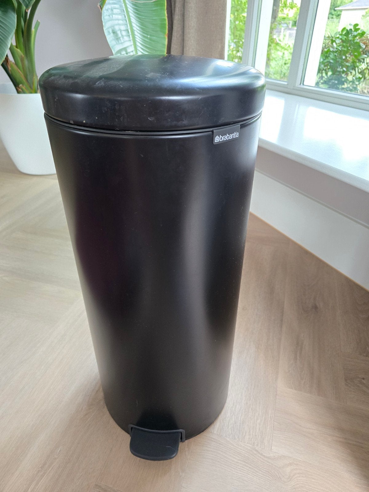 Brabantia prullenbak met pedaal - 30 liter - Zwart, Huis en Inrichting, Woonaccessoires | Prullenbakken, Ophalen, 50 – 75, Gebruikt