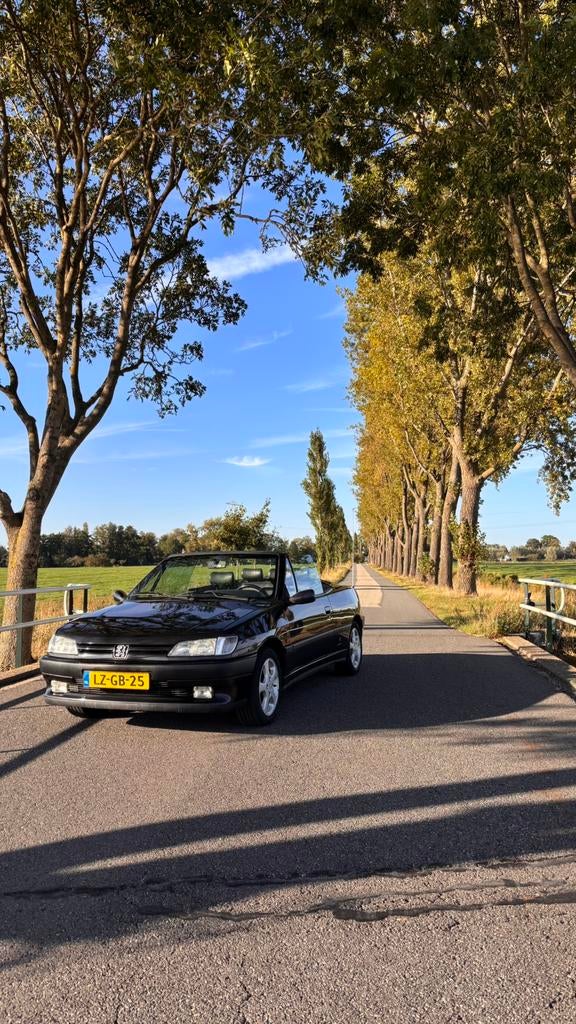 Peugeot 306 2.0 Cabriolet youngtimer, Auto's, 1998 cc, Zwart, Cabriolet, 1208 kg