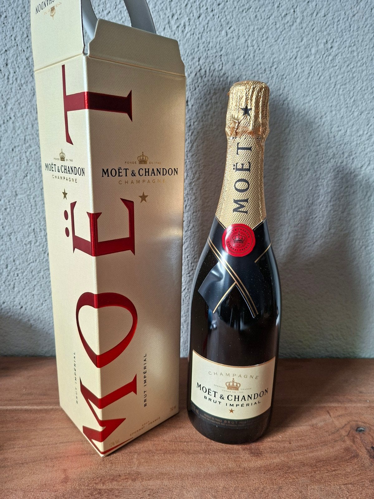 Moët & Chandon Brut Impérial Champagne met geschenkdoos, Ophalen of Verzenden
