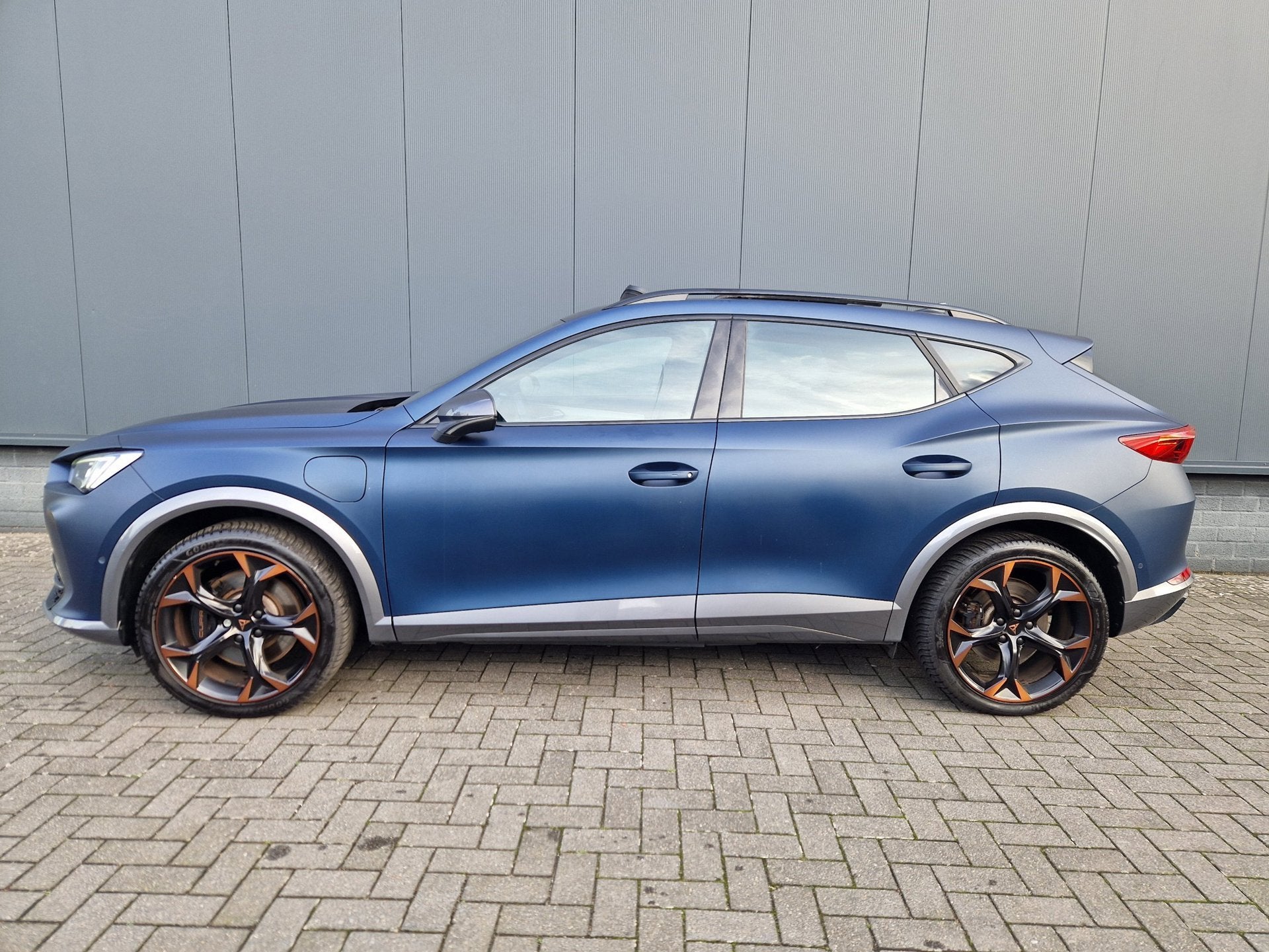 CUPRA Formentor 1.4 e-Hybrid VZ Performance 245PK Matblauw, Auto's, Dealer onderhouden, Gebruikt, Zwart, 4 cilinders