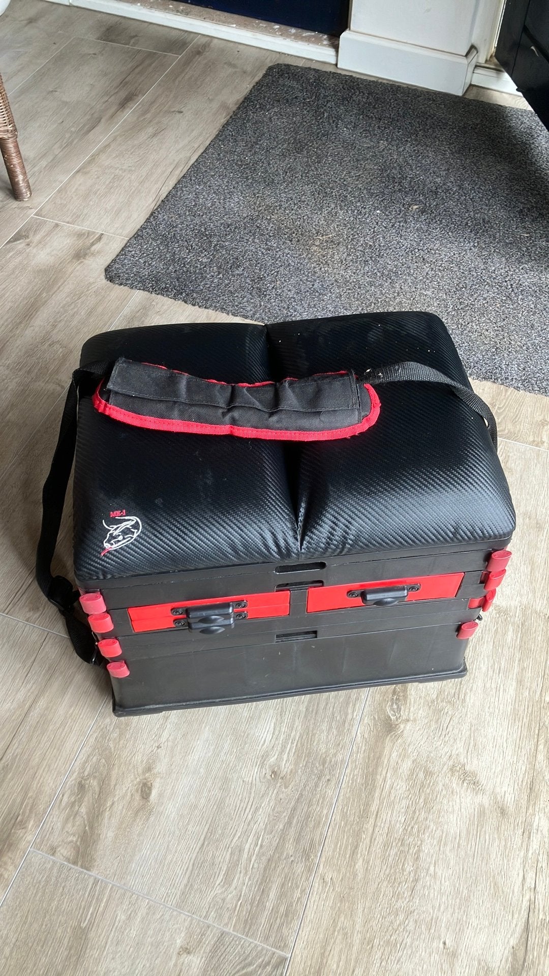 Zit viskist, Ophalen, Zo goed als nieuw, Koffer of Tas