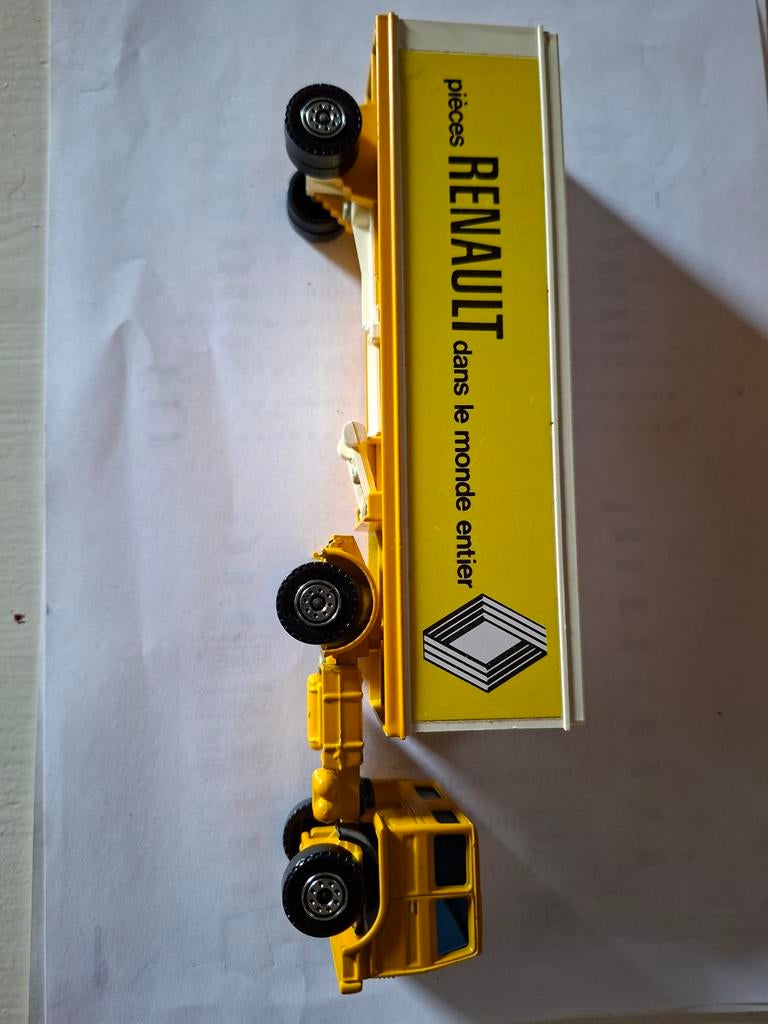 Solido Saviem Truck (H875) met Renault Oplegger - Toner Gam, Ophalen of Verzenden, Zo goed als nieuw, Bus of Vrachtwagen
