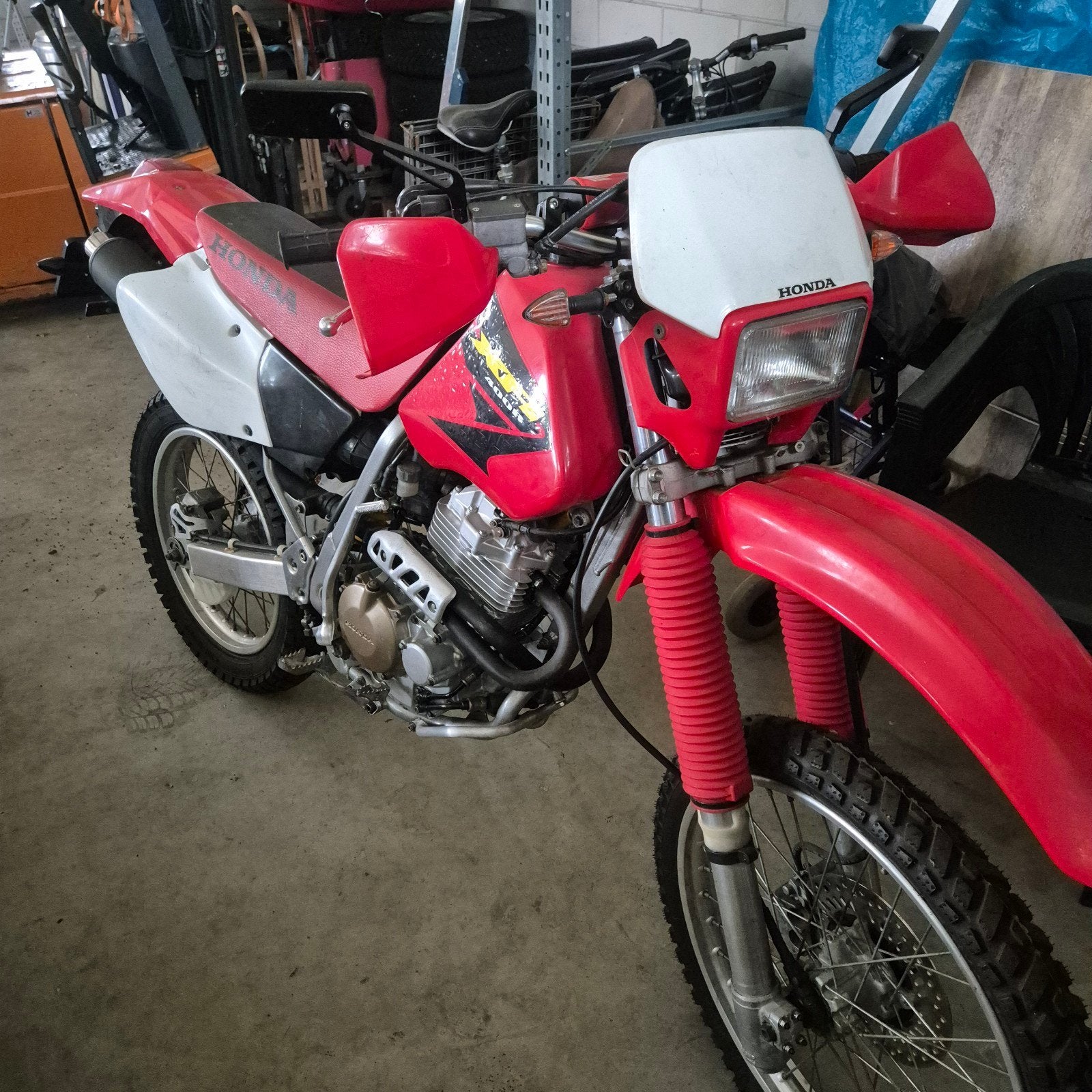 Honda XR 400R-  uit 2000, zeer weing kilometers!!!Klaar voor, Motoren, 400 cc, Motorrijbewijs A, Gebruikt, Particulier