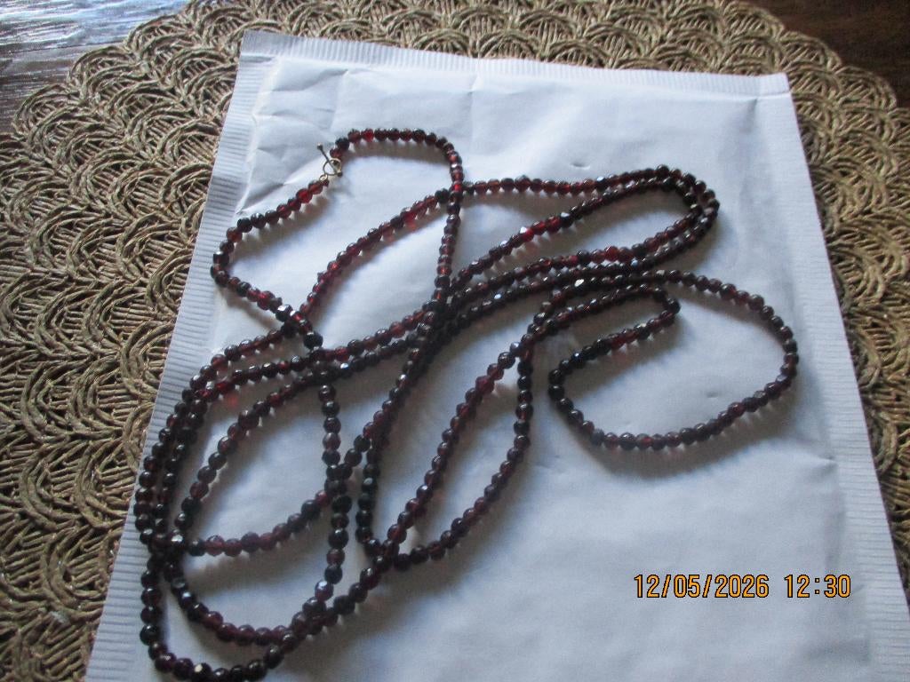 antieke  granaten met gouden kapittel slotje180c.m  lang, Sieraden, Tassen en Uiterlijk, Antieke sieraden, Ophalen of Verzenden