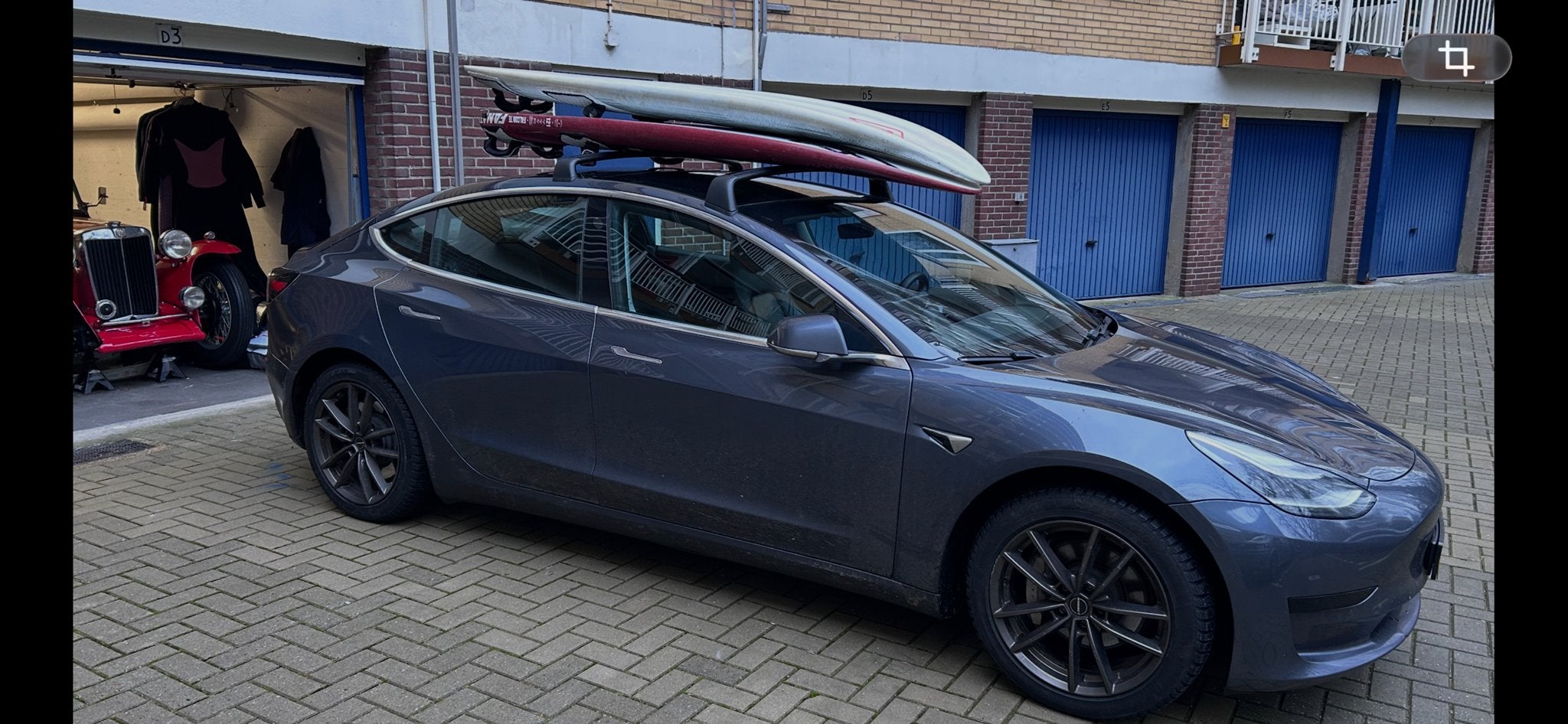 Originele Tesla Model 3 dakdragers, Ophalen, Zo goed als nieuw