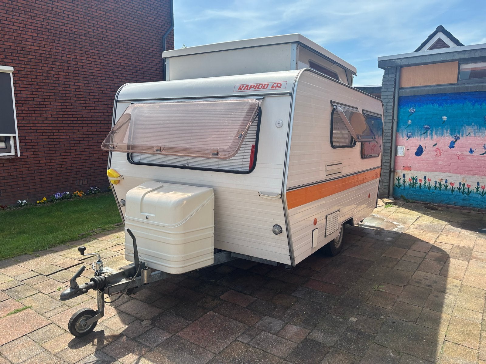 Rapido Golf 320 hefdak caravan - Goed onderhouden, Standaardzit, Omvormbare zithoek, Tot en met 3, 500 - 750 kg