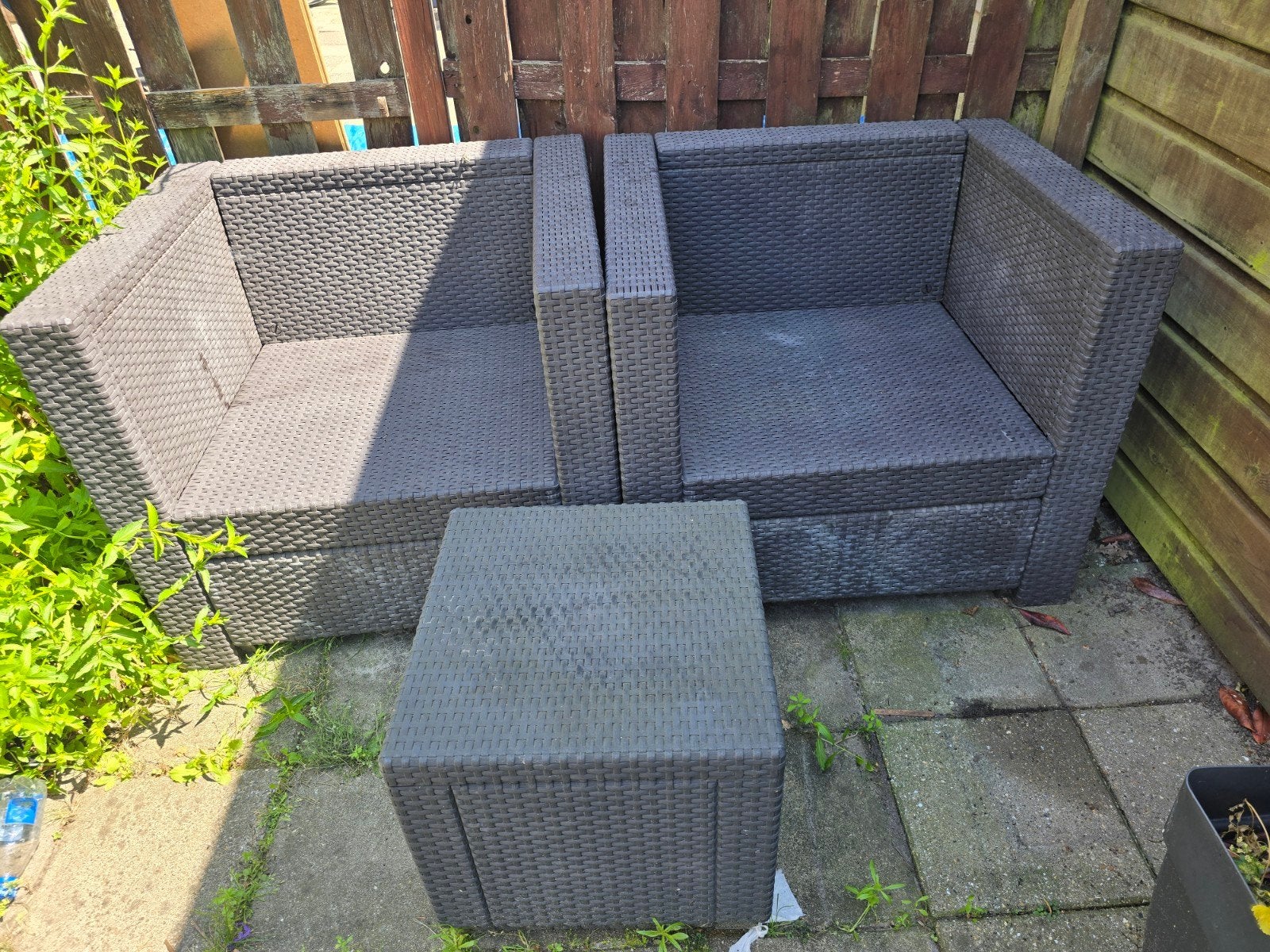 Keter 2 stoelen en bijzettafel, 2 zitplaatsen, Kunststof, Gebruikt, Bijzettafel