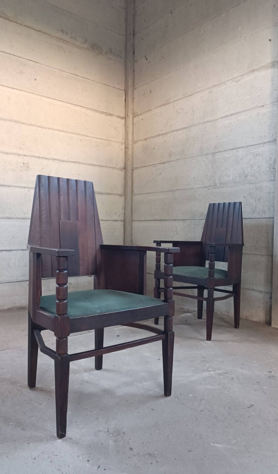 Amsterdamse School stoelen, Ophalen
