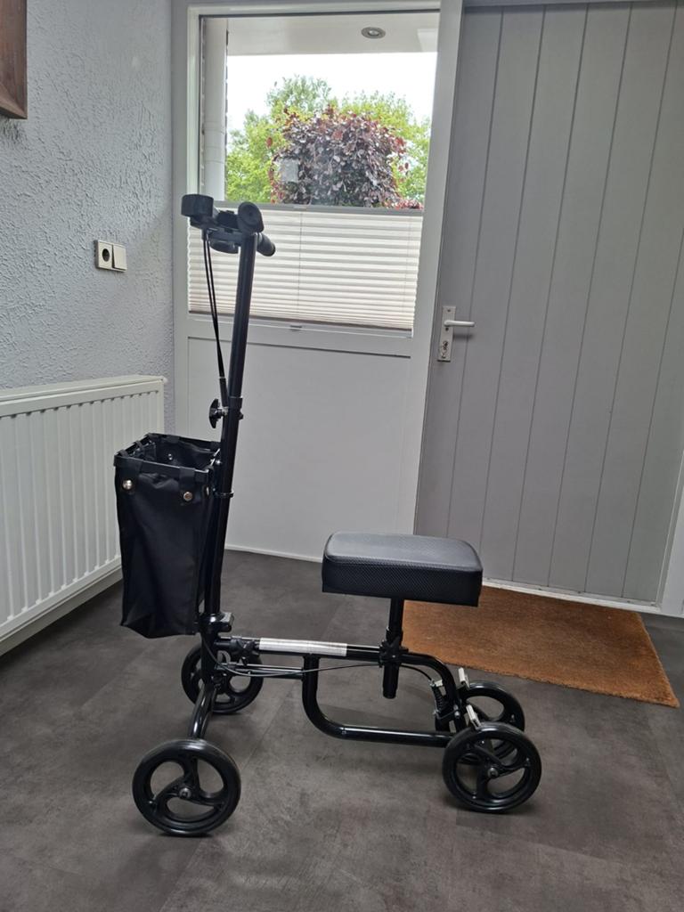 Knie rollator, Ophalen, Zo goed als nieuw