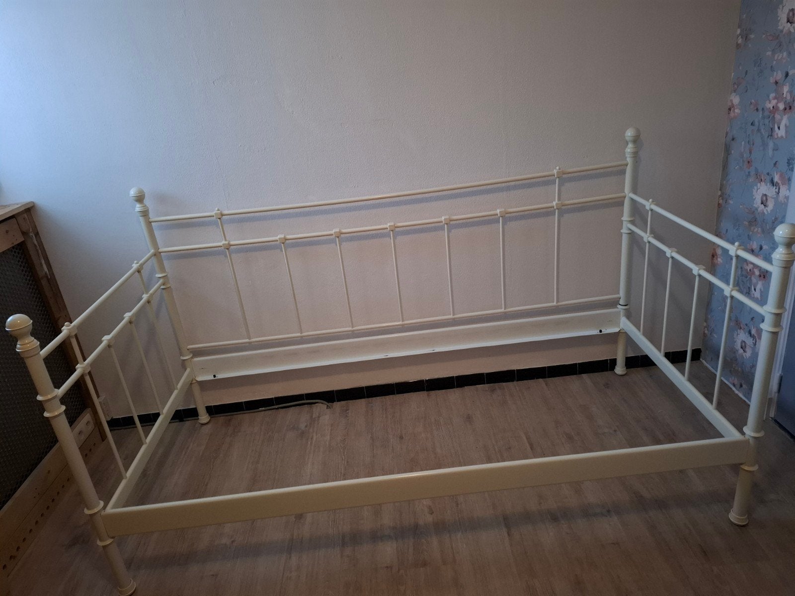 IKEA Hemnes bedbank wit metaal, Ophalen, Gebruikt, Eenpersoons, Wit