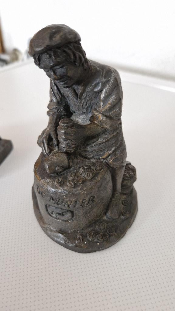 oud brocant beeldje van de munter, Ophalen of Verzenden, Zo goed als nieuw, Mens