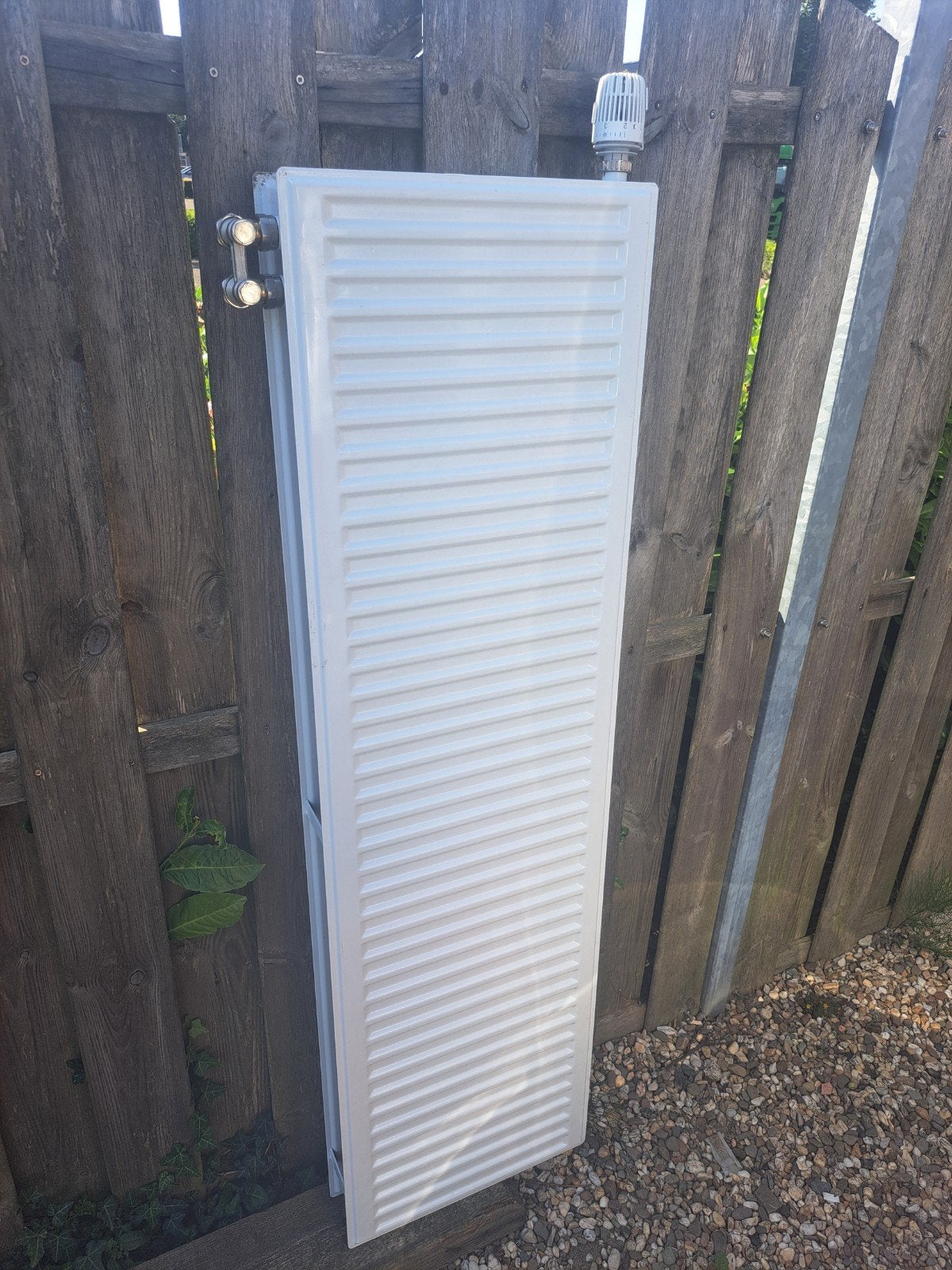 Radiator 140x40x11cm incl. roosters en ophangbeugels, Doe-het-zelf en Verbouw, Verwarming en Radiatoren, Ophalen, 30 tot 80 cm