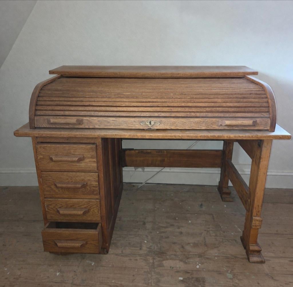 Antiek rolluikbureau, Ophalen