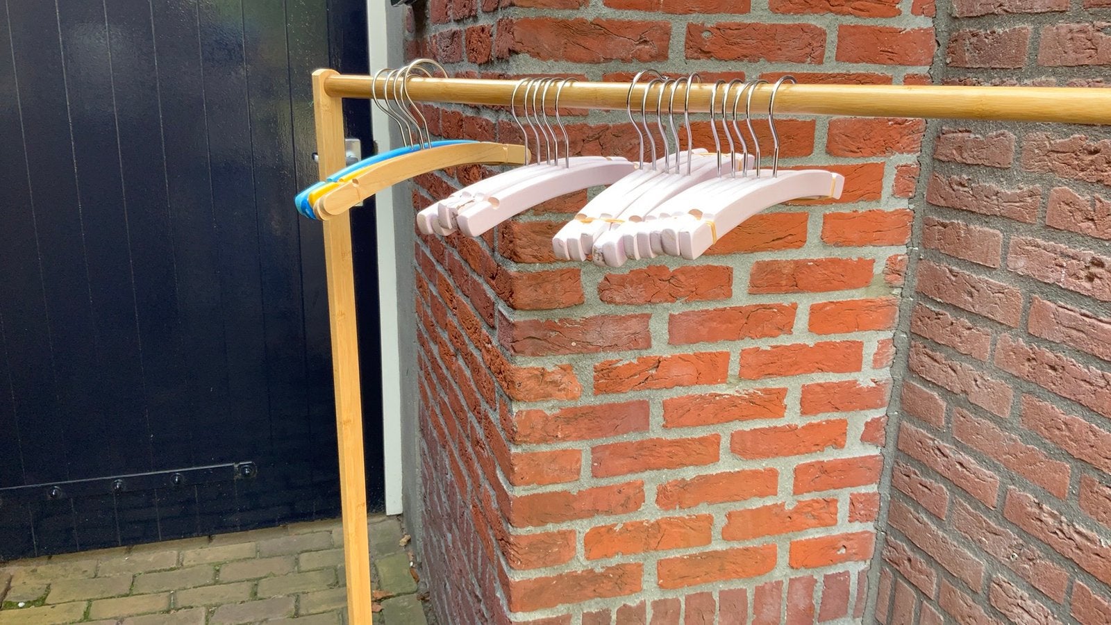 Kledingrekje met hangers, Ophalen, Zo goed als nieuw