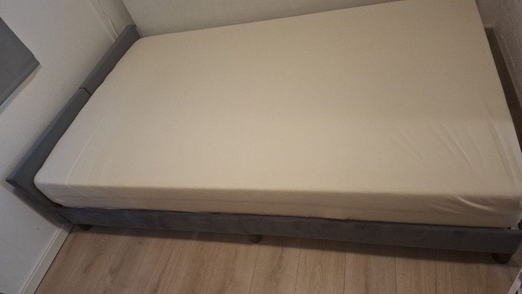 Bed met matras 120 x 200, Ophalen of Verzenden, Zo goed als nieuw, Twijfelaar, 120 cm