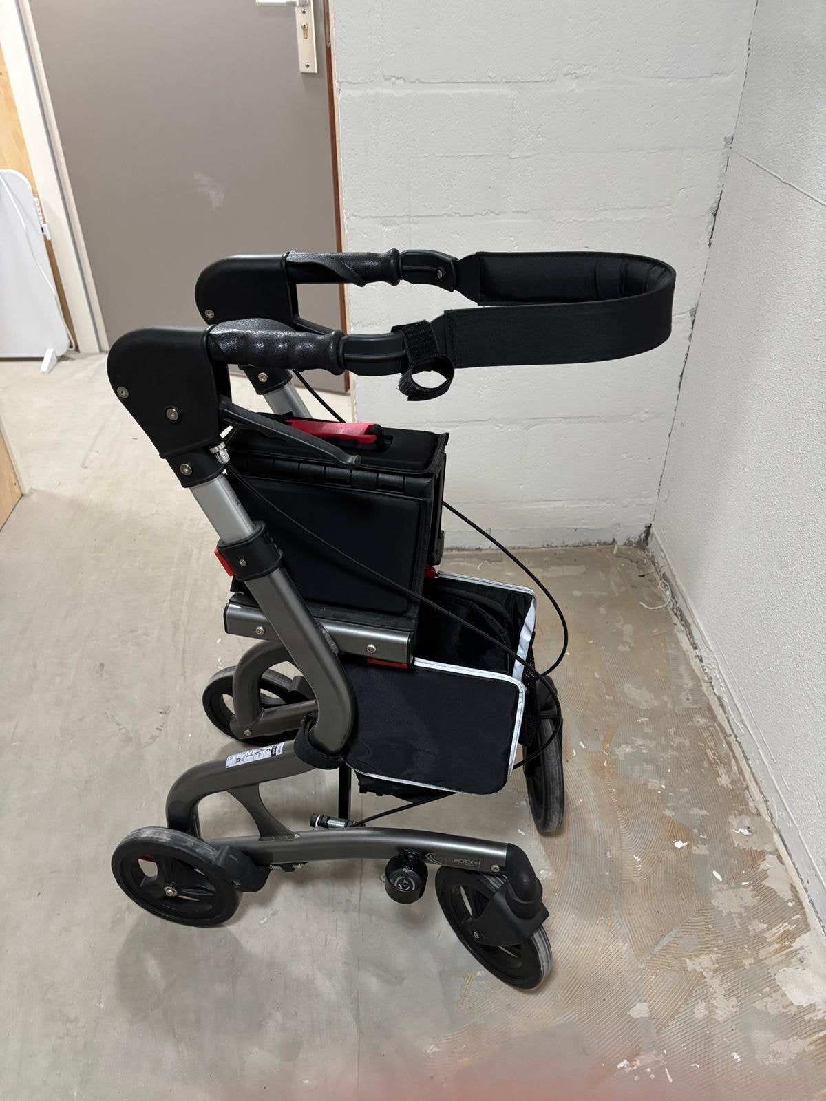 Te koop rollator Multimotion rg 70, Ophalen, Zo goed als nieuw