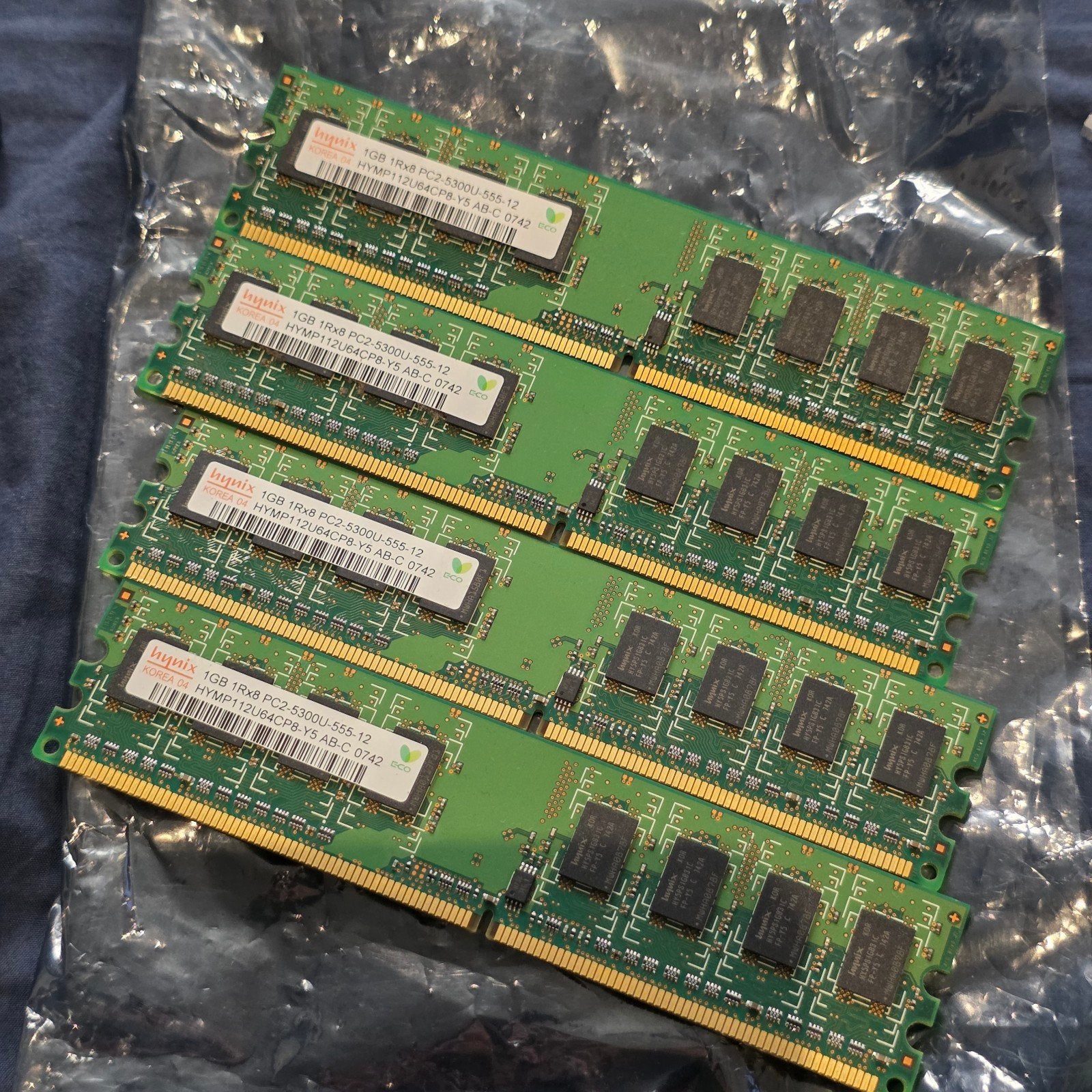 4x Hynix 1GB PC2-5300U DDR2 RAM Geheugenmodules (4 stuks), Gebruikt, Ophalen of Verzenden, DDR2, Desktop