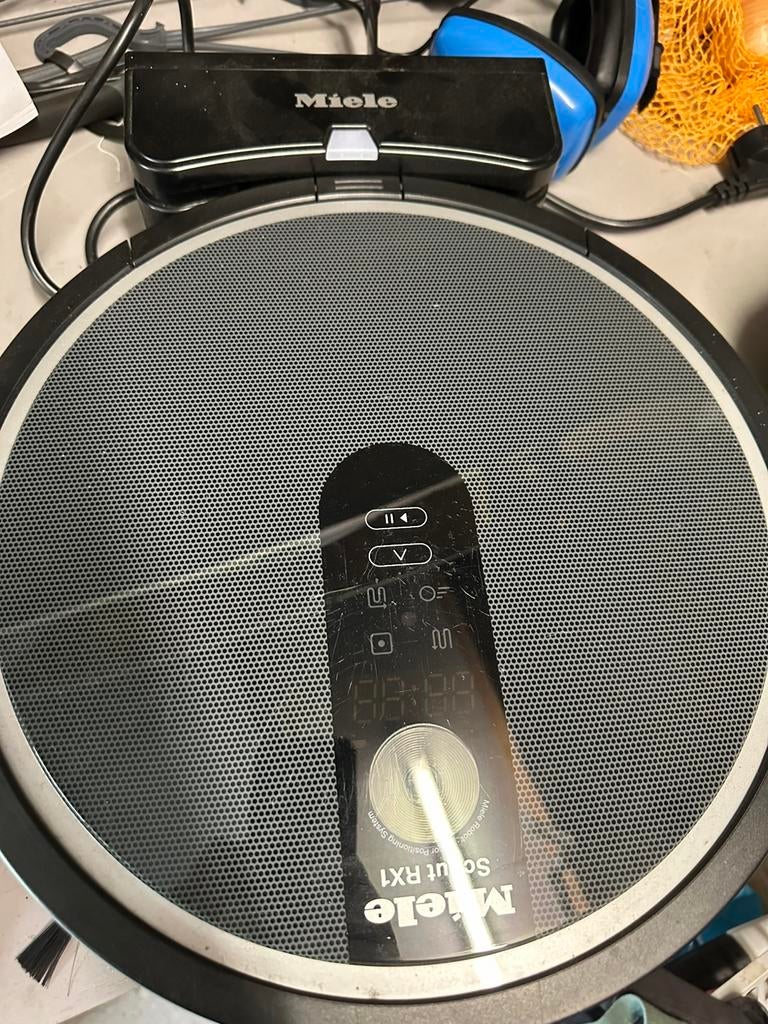 Miele Scout RX1 robotstofzuiger, Witgoed en Apparatuur, Ophalen, Zo goed als nieuw, Reservoir, Robotstofzuiger