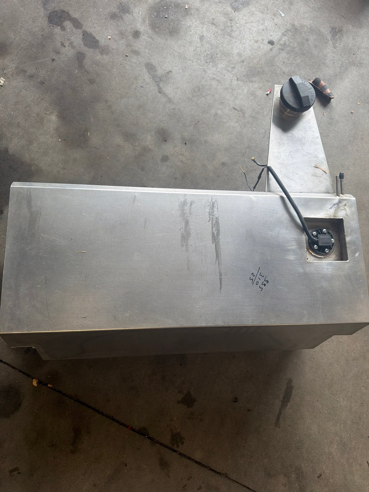 Aluminium brandstoftank met vlotter en vuldop, Ophalen of Verzenden, Gebruikt, Universele onderdelen
