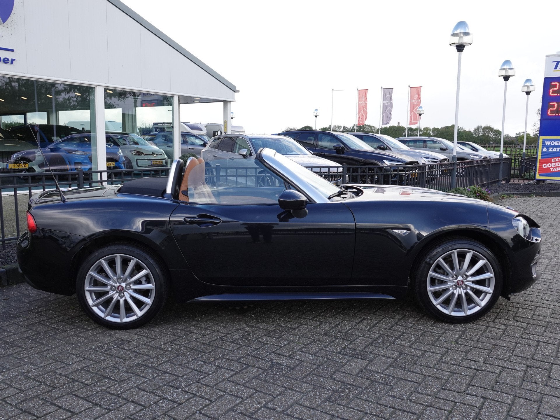 Fiat 124 Spider 1.4 MultiAir 140PK Turbo Lusso VOL LEER | KE, Auto's, 1025 kg, Euro 6, 4 cilinders, Cabriolet