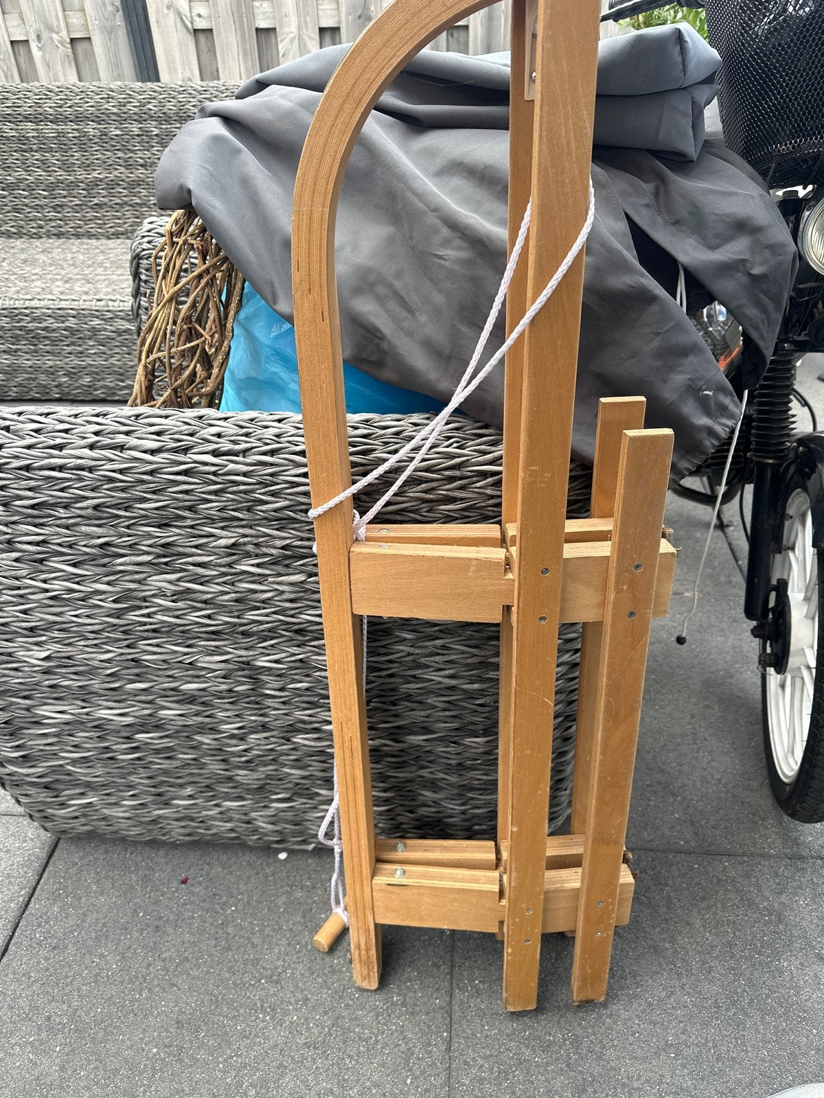 Houten slee met metalen glijders, Kinderen en Baby's, Speelgoed | Buiten | Sleeën, Ophalen, Gebruikt, Hout