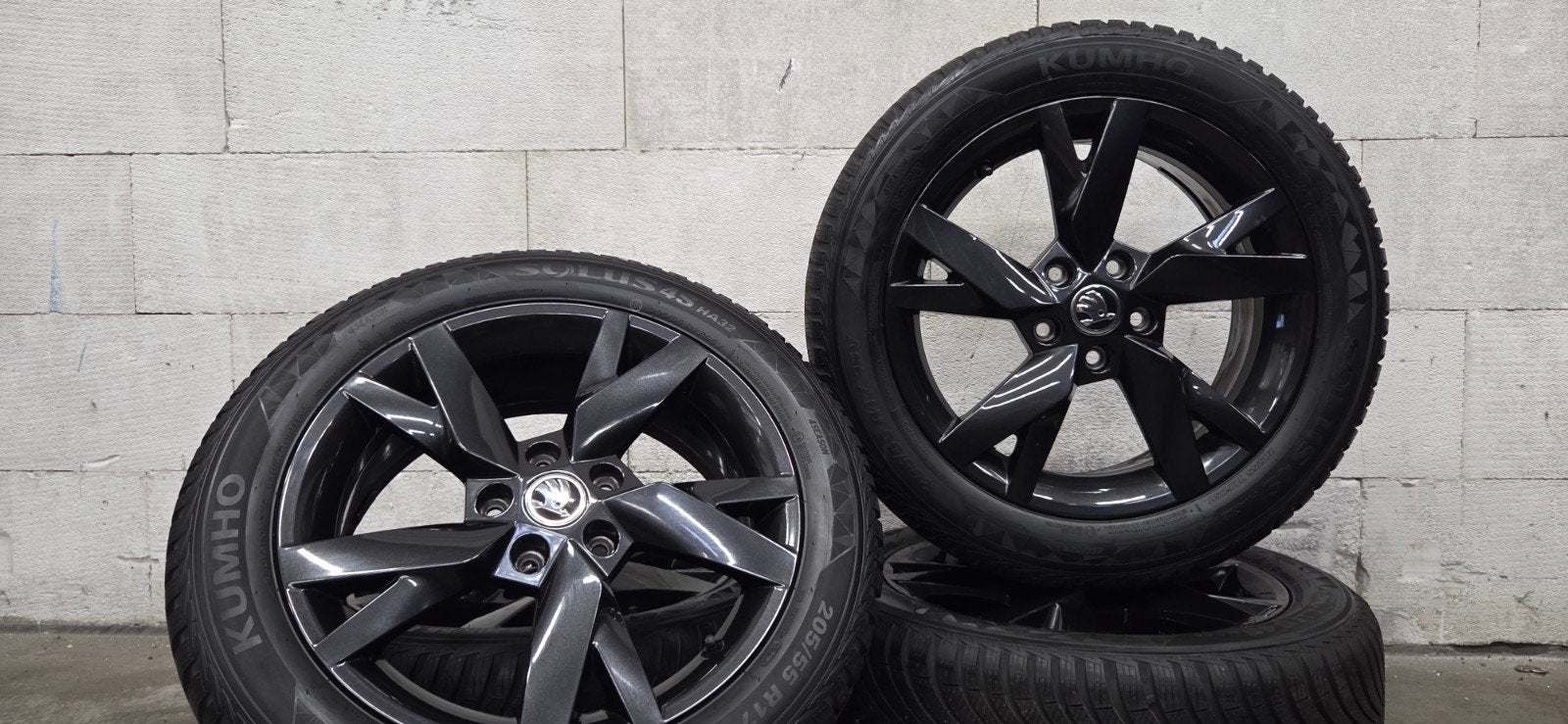 17" Skoda Octavia iV orig velgen all-season banden nieuw, Auto-onderdelen, Banden en Velgen, Gebruikt, Banden en Velgen, 17 inch