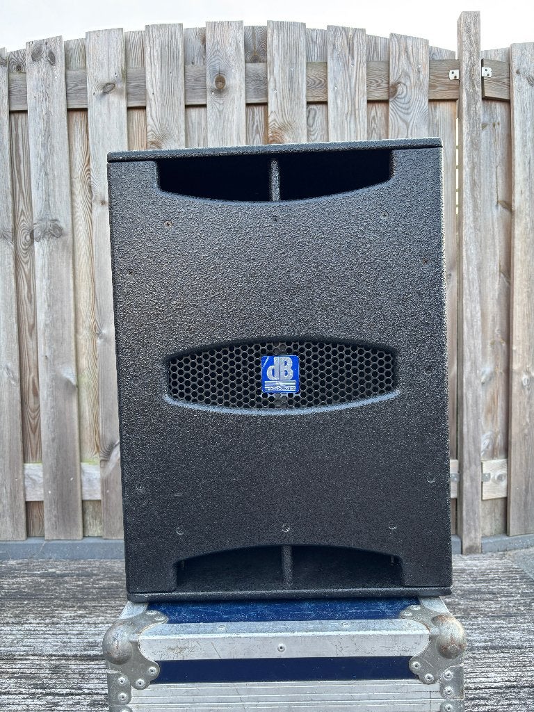 DB Technologies sub D 15, Audio, Tv en Foto, Luidsprekers, Gebruikt, Subwoofer, Ophalen, 150 watt of meer