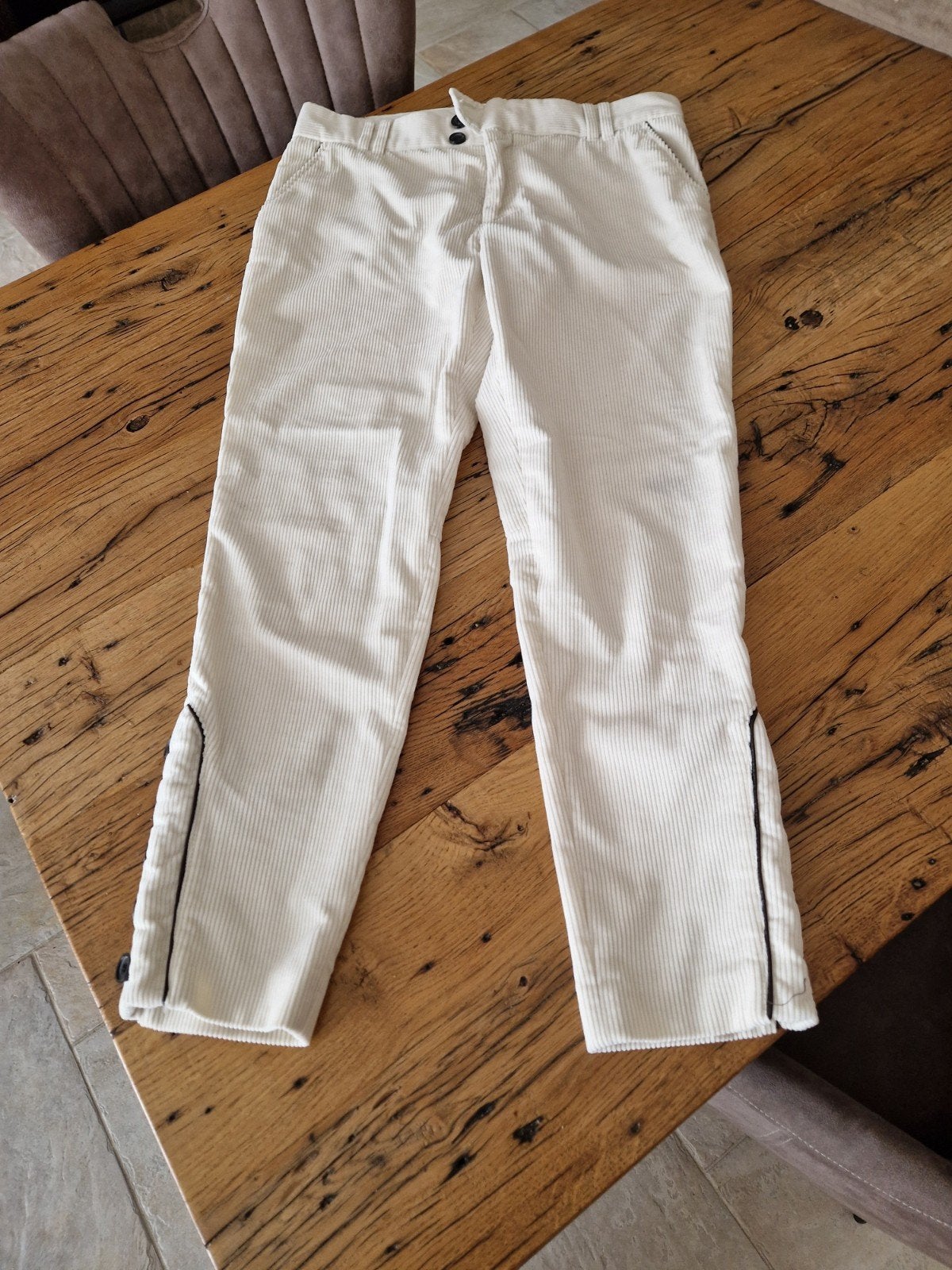 Te koop crèmekleurige 7/8 damesbroek, merk Zara, maat 42, la, Overige kleuren, Zara, Maat 42/44 (L), Ophalen of Verzenden