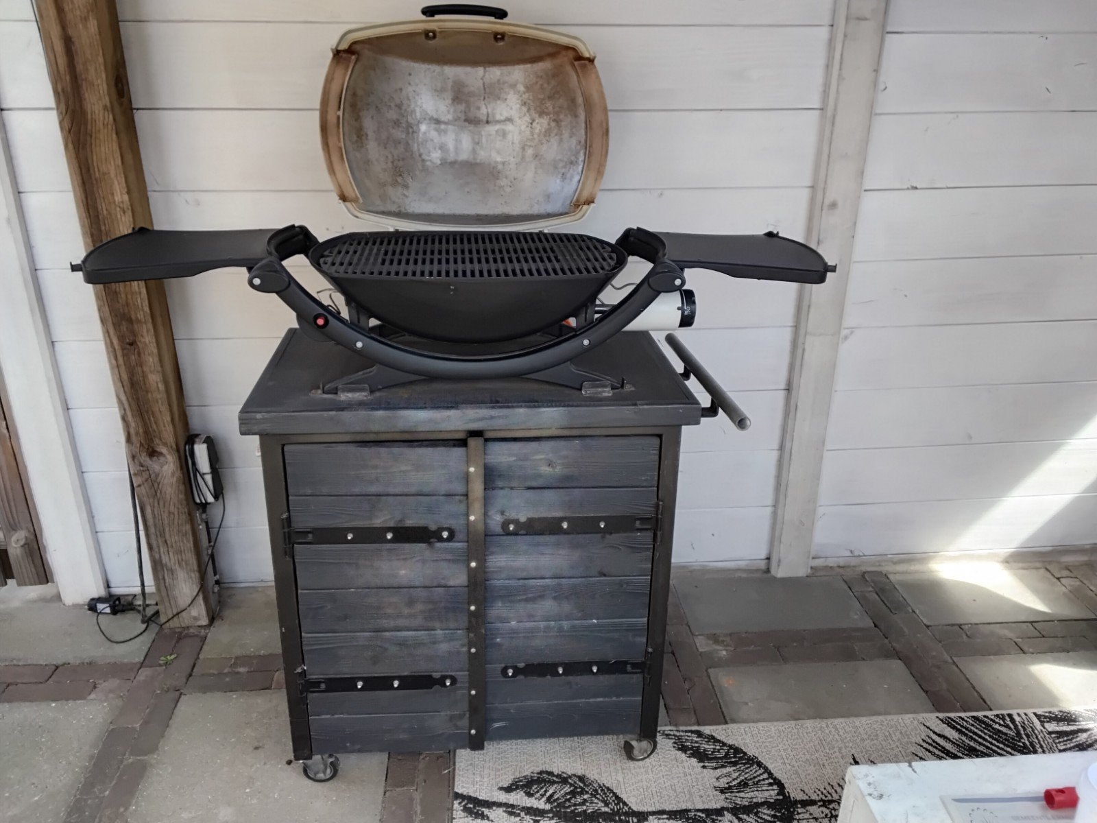 Weber gasbarbecue op verrijdbaar onderstel met gasfles, Tuin en Terras, Gasbarbecues, Ophalen of Verzenden, Gebruikt, Weber