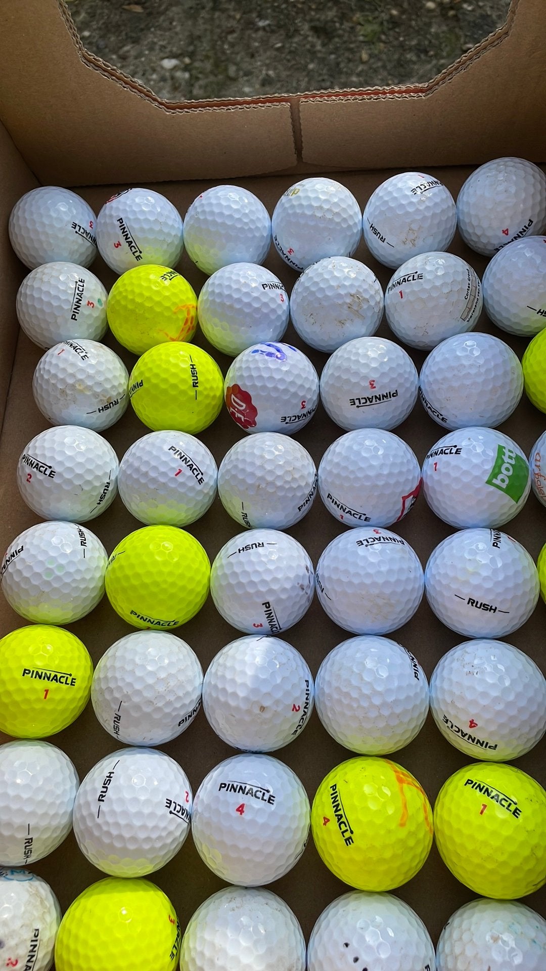 Pinnacle golfbal RUSH en SOFT, Ophalen of Verzenden, Zo goed als nieuw, Bal(len)