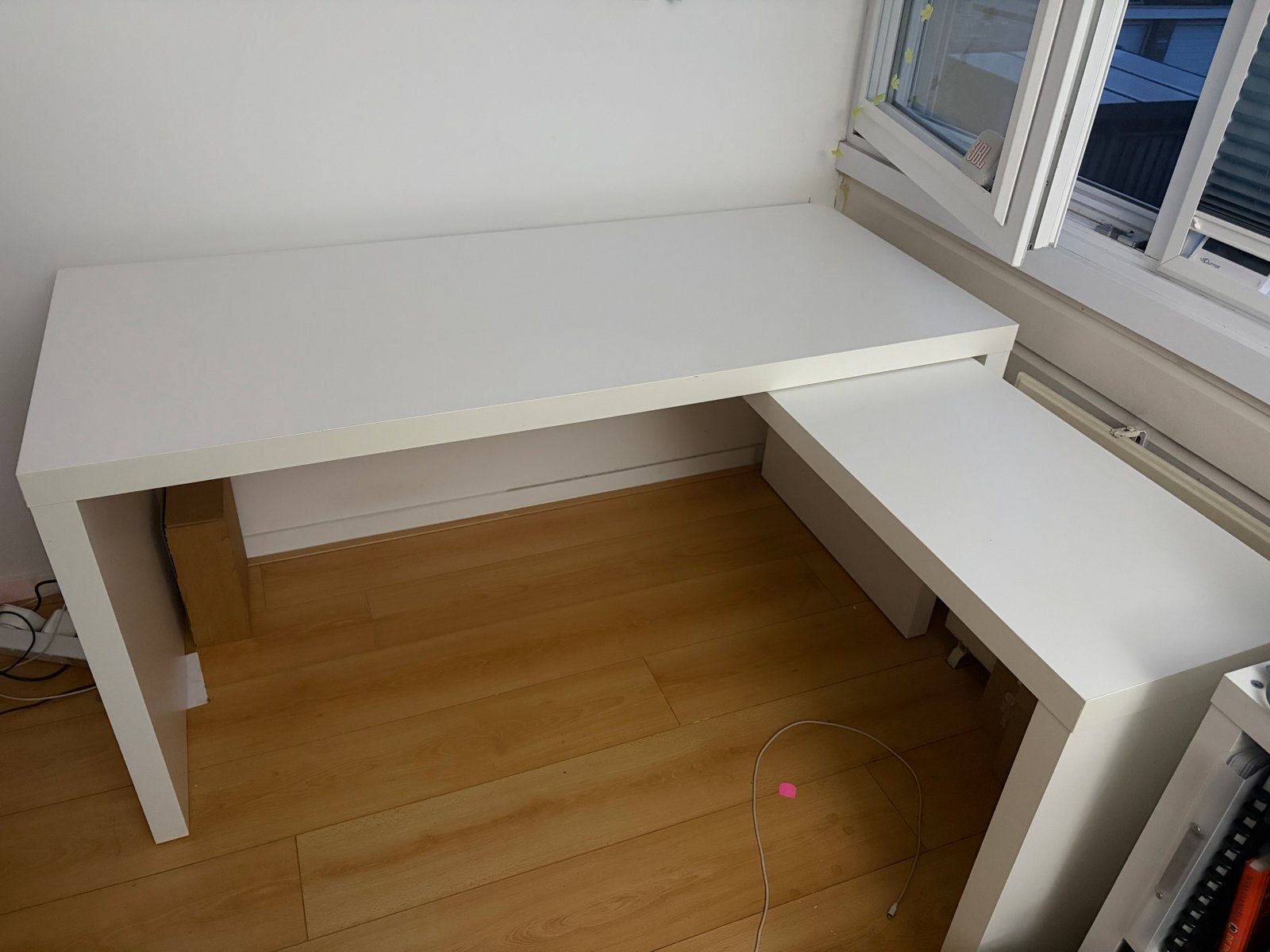 IKEA MALM Bureau met uittrekbaar blad, wit, 151x65 cm, Ophalen, Opbergruimte, Gebruikt, Spaanplaat of MDF