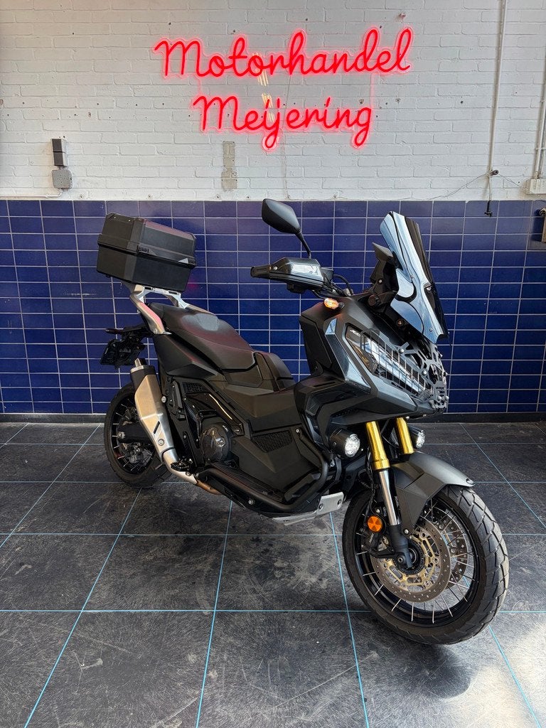 Honda Scooter X-ADV 750 MATT BLACK A2 35KW mogelijk 4000km N, Motoren, Motoren | Honda, Scooter, 745 cc, Bedrijf, Meer dan 35 kW