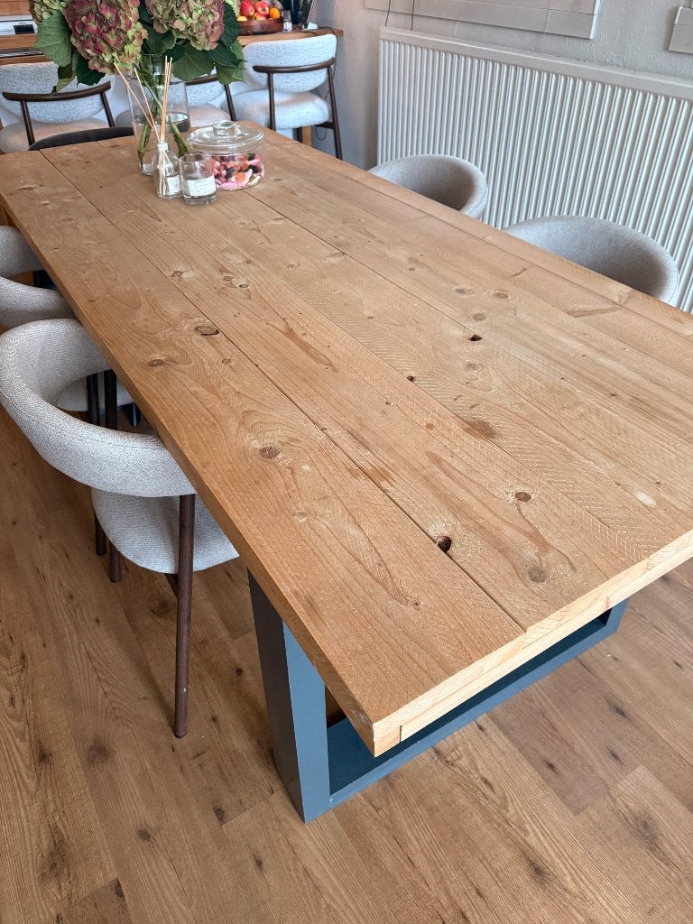 Robuuste houten eettafel, €100,-, Ophalen, Gebruikt, 200 cm of meer, 50 tot 100 cm