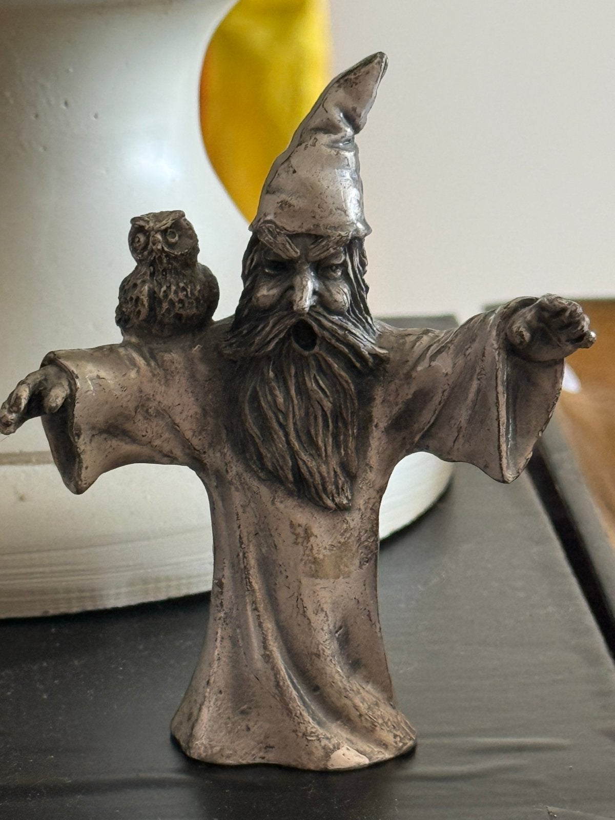 Tinnen Tovenaar Beeldje met Uil - Fantasy Decoratie, Antiek en Kunst, Ophalen of Verzenden