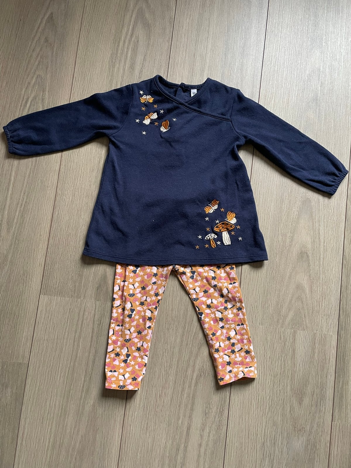 Leuk setje maat 80: donkerblauw tuniek met legging, Kinderen en Baby's, Babykleding | Maat 80, Verzenden, Zo goed als nieuw, Meisje